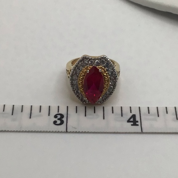 Oh So FABULOUS! Vintage pinky ring, size 5. Pink. - Picture 8 of 10